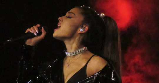 ariana grande sweet like candy review feature image 